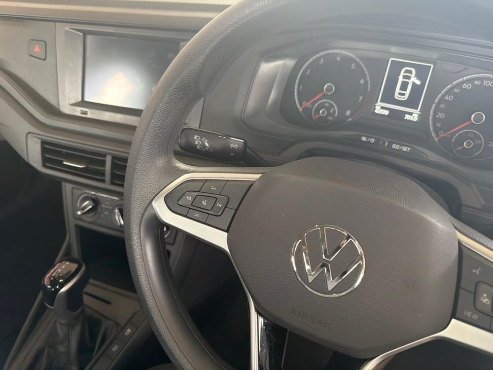 Volkswagen Polo Sedan 1.6 Tiptronic
