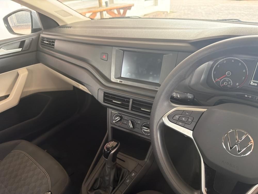 Volkswagen Polo Sedan 1.6 Tiptronic