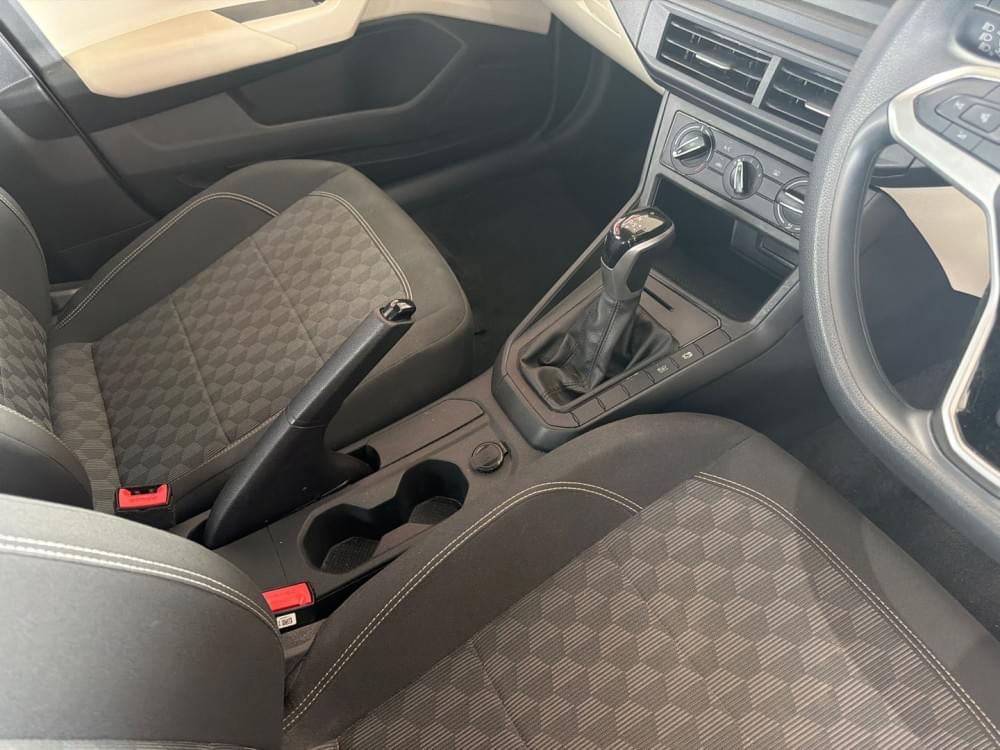 Volkswagen Polo Sedan 1.6 Tiptronic