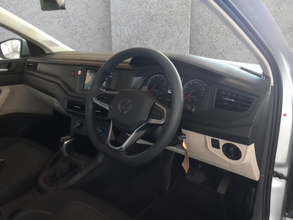 Volkswagen Polo Sedan 1.6 Tiptronic