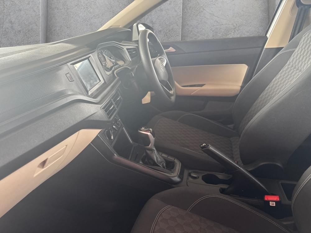Volkswagen Polo Sedan 1.6 Tiptronic