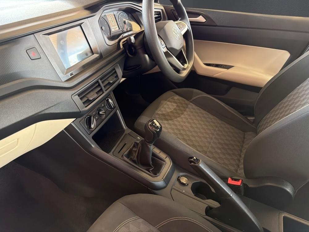Volkswagen Polo Sedan 1.6 Base