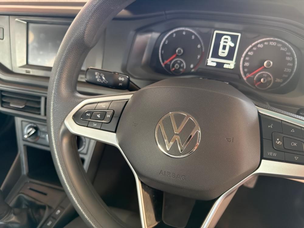 Volkswagen Polo Sedan 1.6 Base