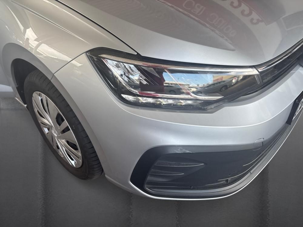 Volkswagen Polo Sedan 1.6 Base