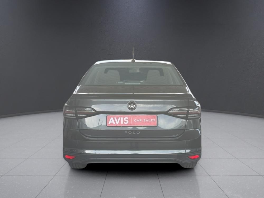 Volkswagen Polo Sedan 1.6 Base