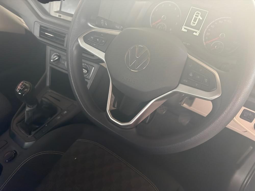 Volkswagen Polo Sedan 1.6 Base