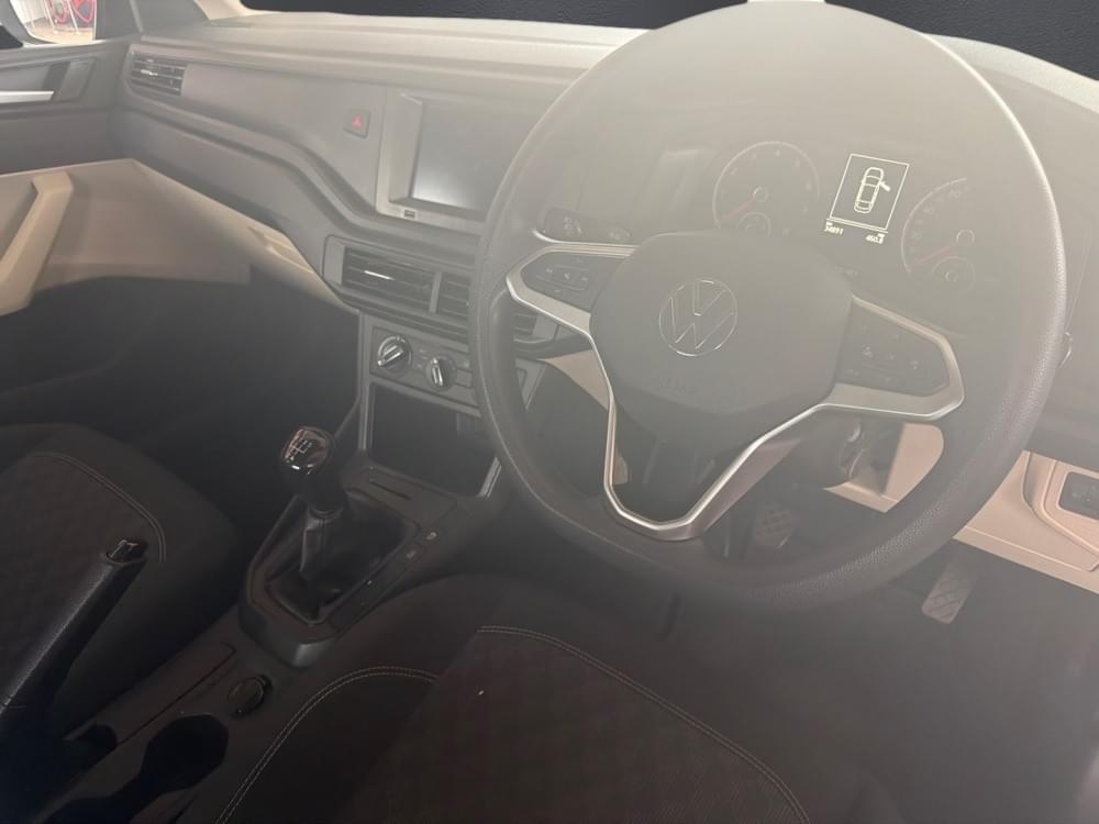 Volkswagen Polo Sedan 1.6 Base