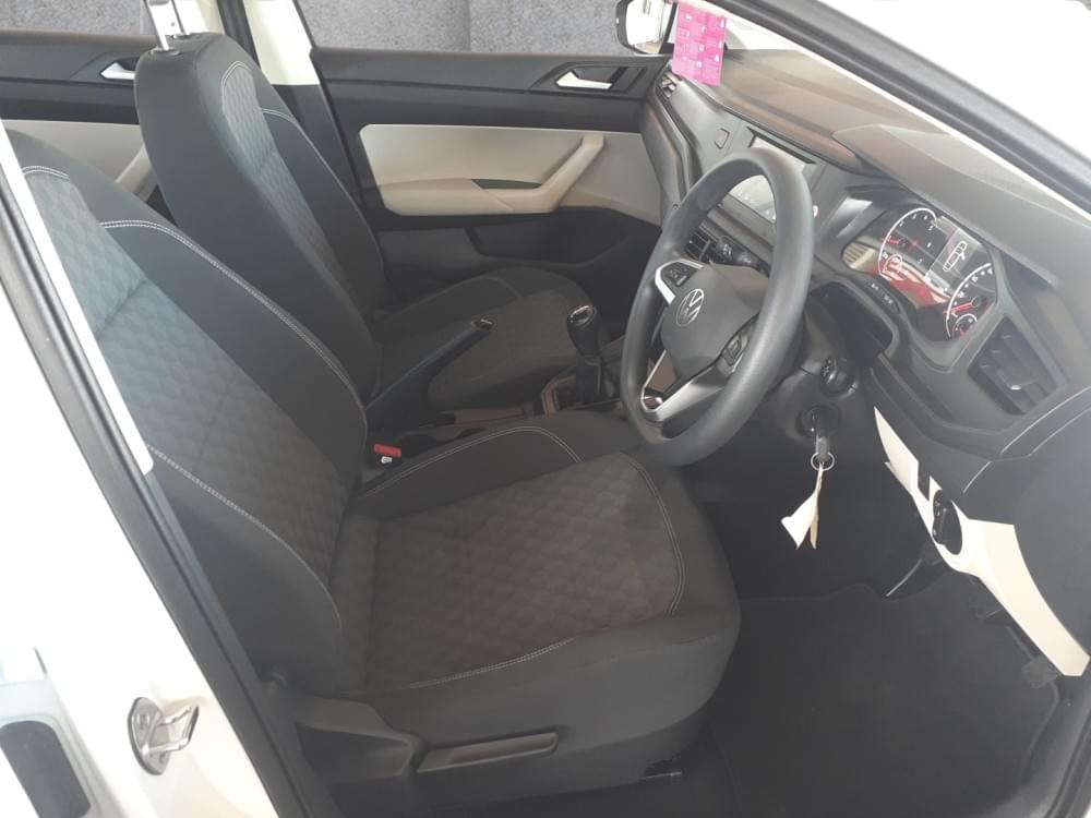Volkswagen Polo Sedan 1.6 Base