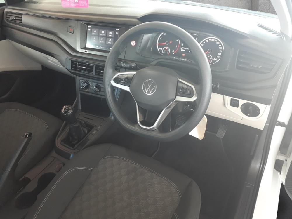 Volkswagen Polo Sedan 1.6 Base