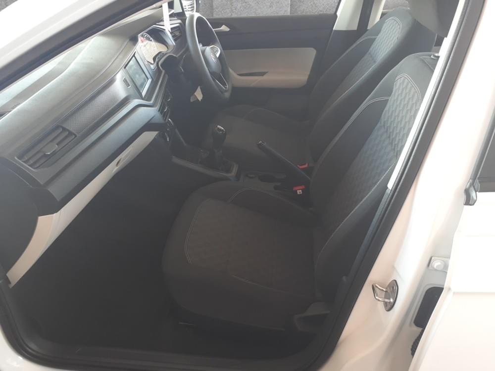 Volkswagen Polo Sedan 1.6 Base