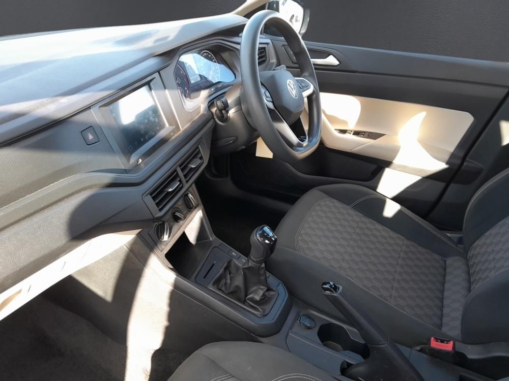 Volkswagen Polo Sedan 1.6 Base