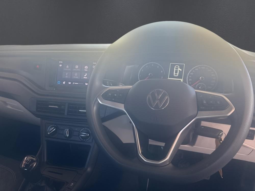 Volkswagen Polo Sedan 1.6 Base