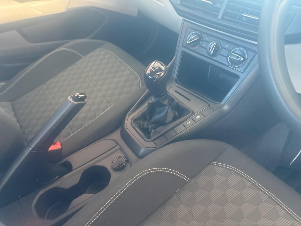 Volkswagen Polo Sedan 1.6 Base