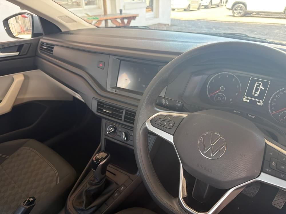 Volkswagen Polo Sedan 1.6 Tiptronic