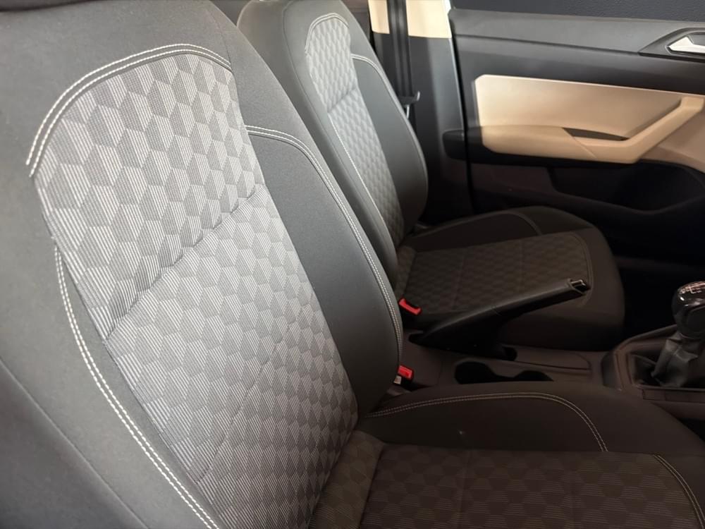 Volkswagen Polo Sedan 1.6 Base
