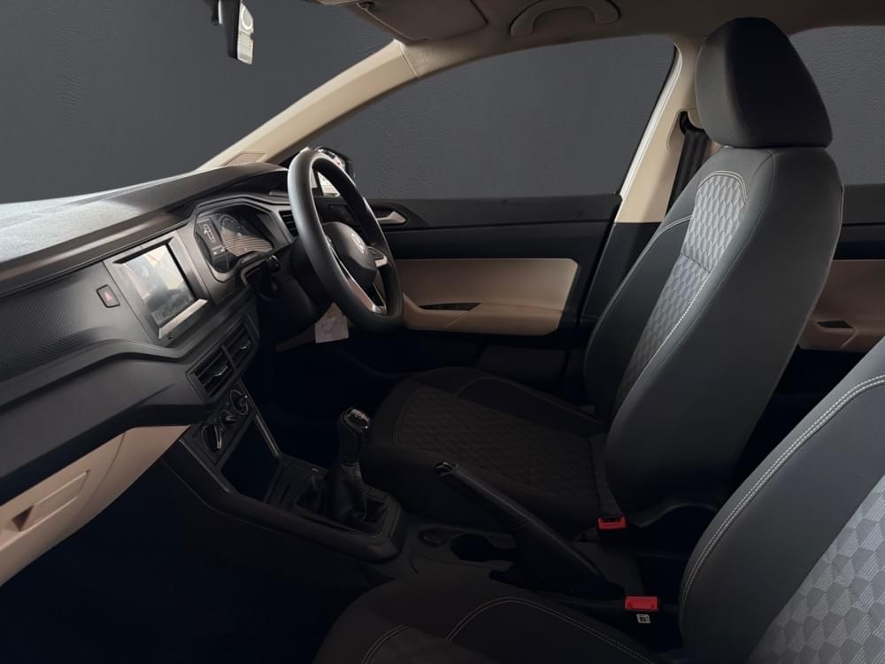 Volkswagen Polo Sedan 1.6 Base