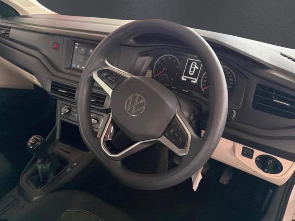 Volkswagen Polo Sedan 1.6 Base