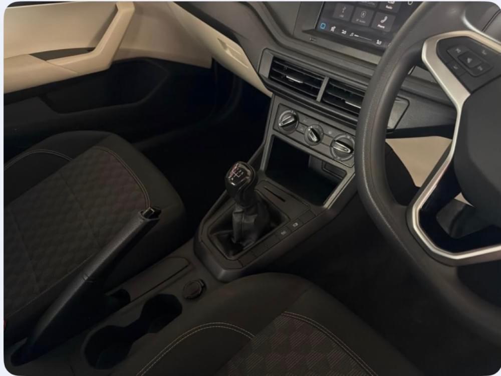 Volkswagen Polo Sedan 1.6 Base