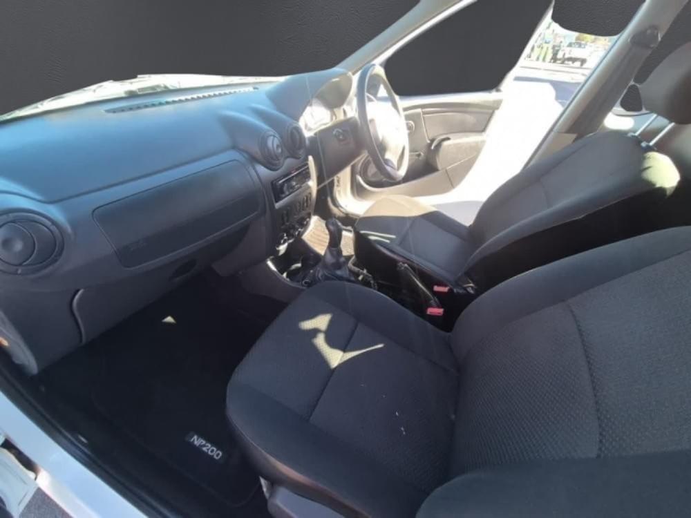 Nissan Np200 1.6 8V Ac Safety Pack