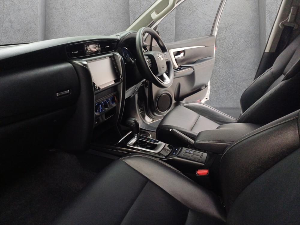 Toyota Fortuner 2.4 Gd-6 Rb At