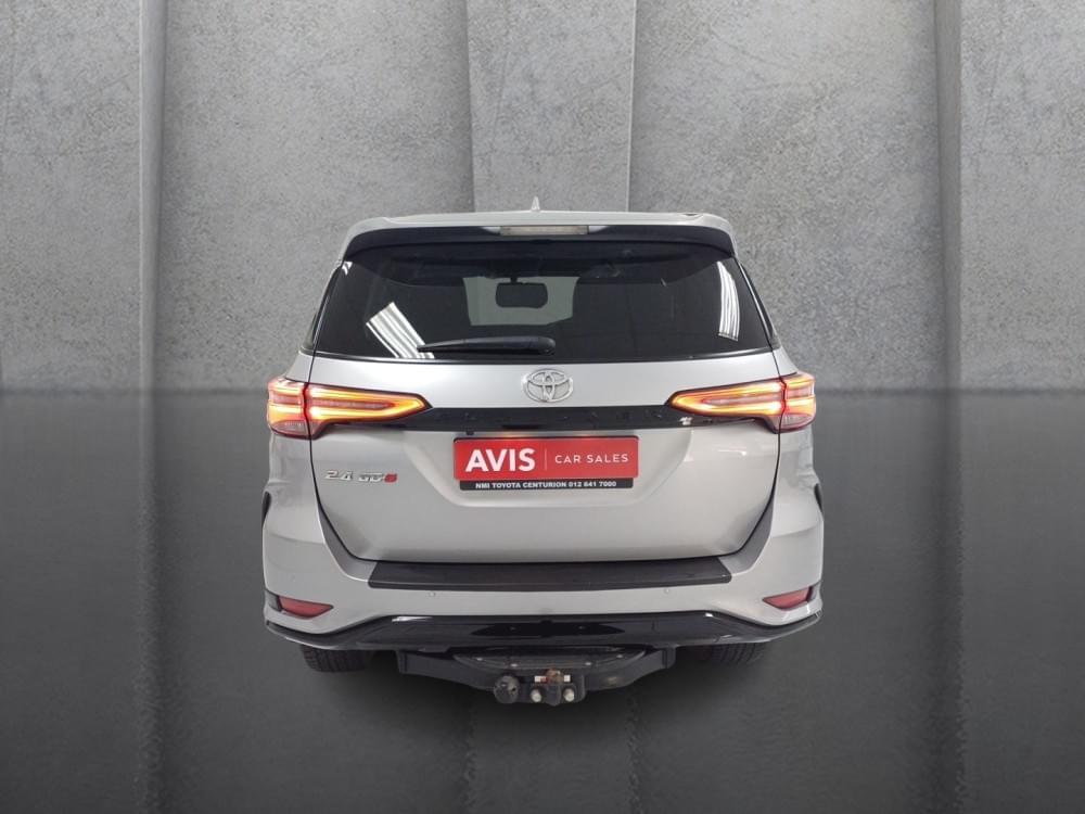 Toyota Fortuner 2.4 Gd-6 Rb At