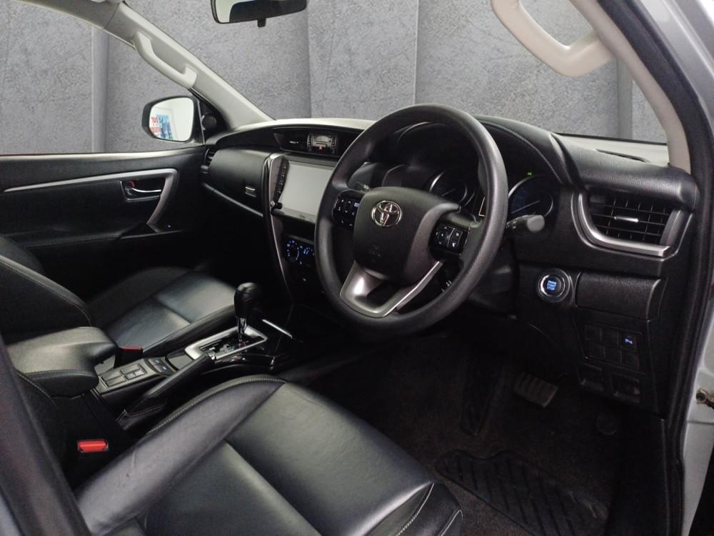 Toyota Fortuner 2.4 Gd-6 Rb At