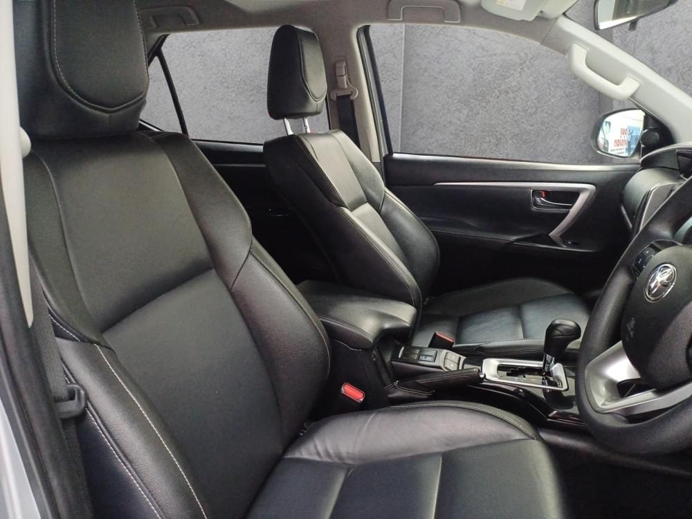 Toyota Fortuner 2.4 Gd-6 Rb At