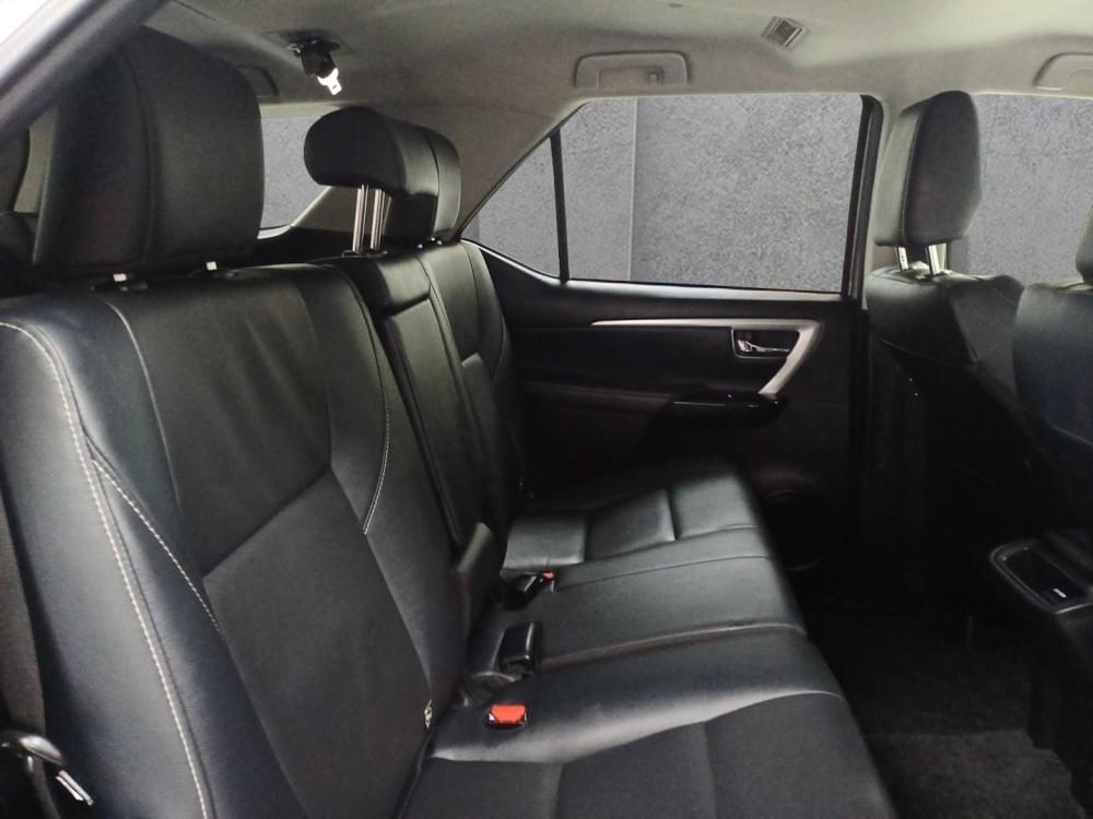 Toyota Fortuner 2.4 Gd-6 Rb At