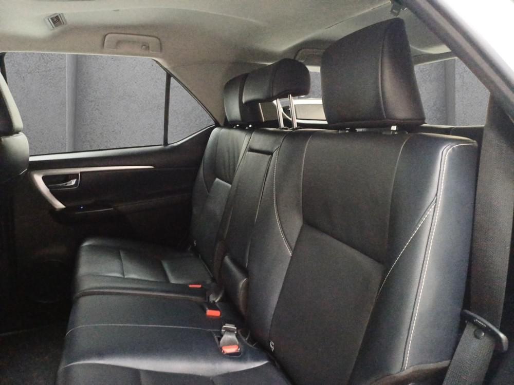 Toyota Fortuner 2.4 Gd-6 Rb At