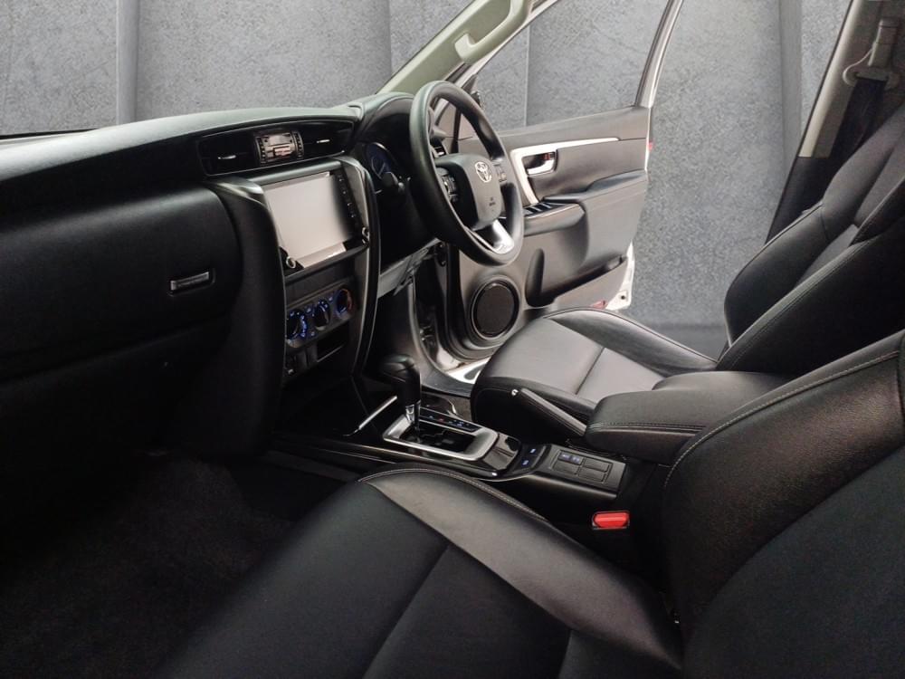 Toyota Fortuner 2.4 Gd-6 Rb At