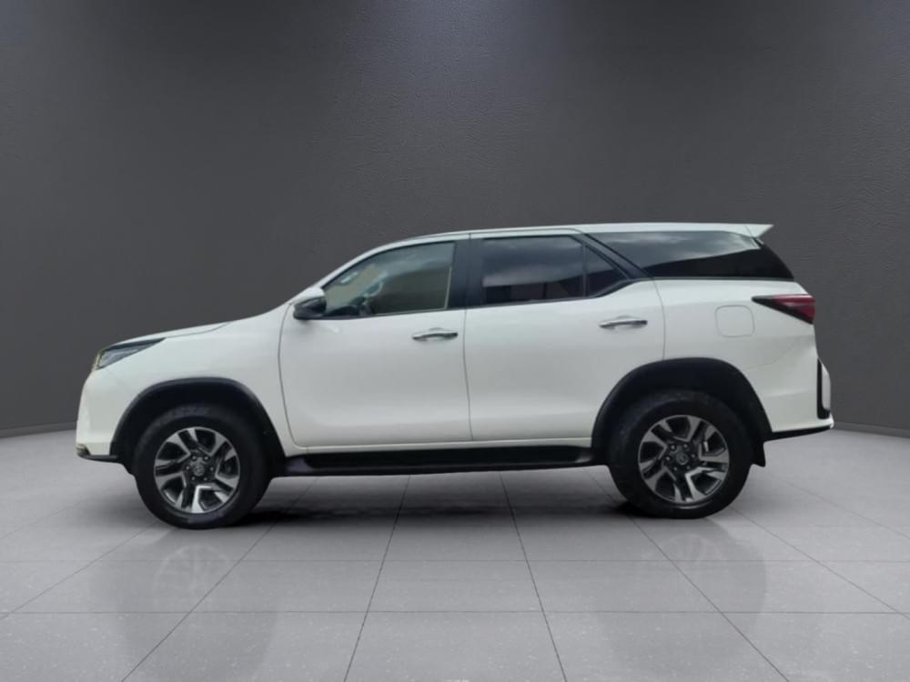 Toyota Fortuner 2.4 Gd-6 Rb At