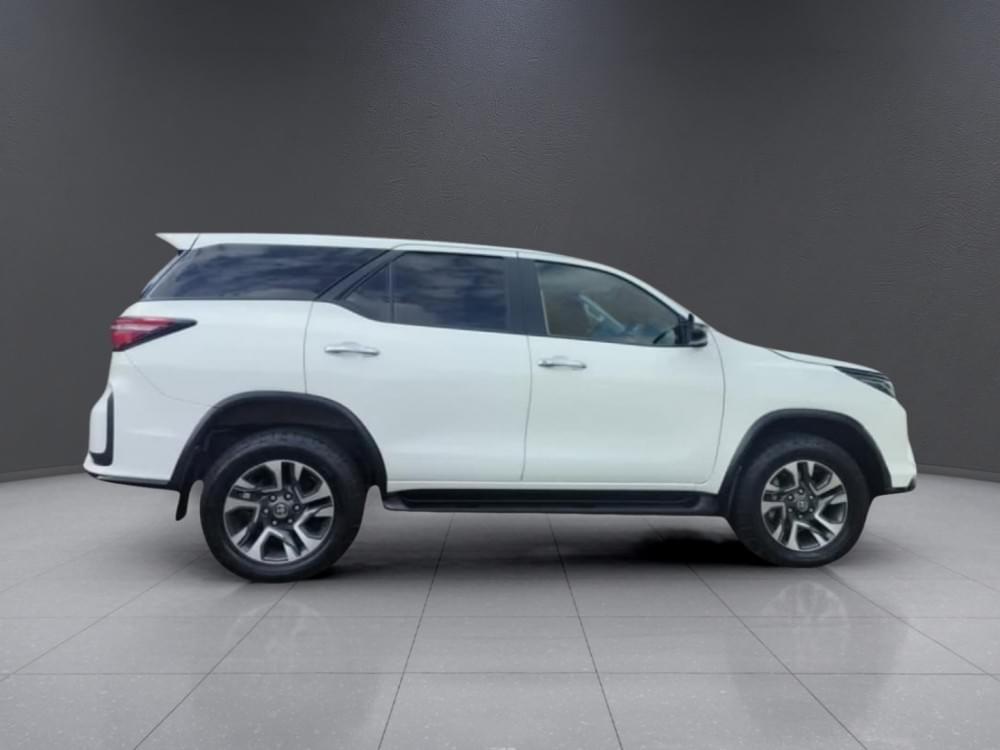Toyota Fortuner 2.4 Gd-6 Rb At