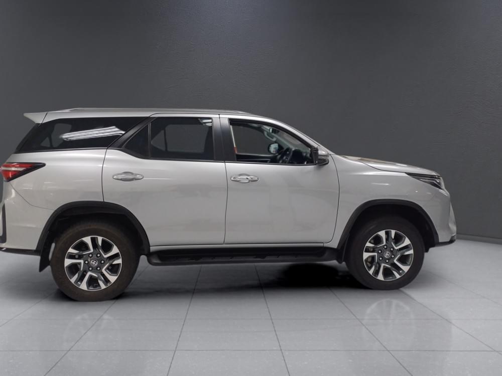 Toyota Fortuner 2.4 Gd-6 Rb 6At