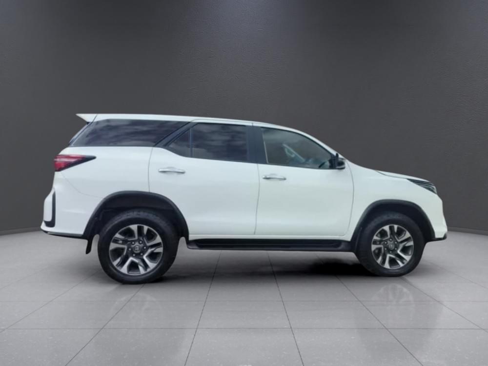 Toyota Fortuner 2.4 Gd-6 Rb 6At