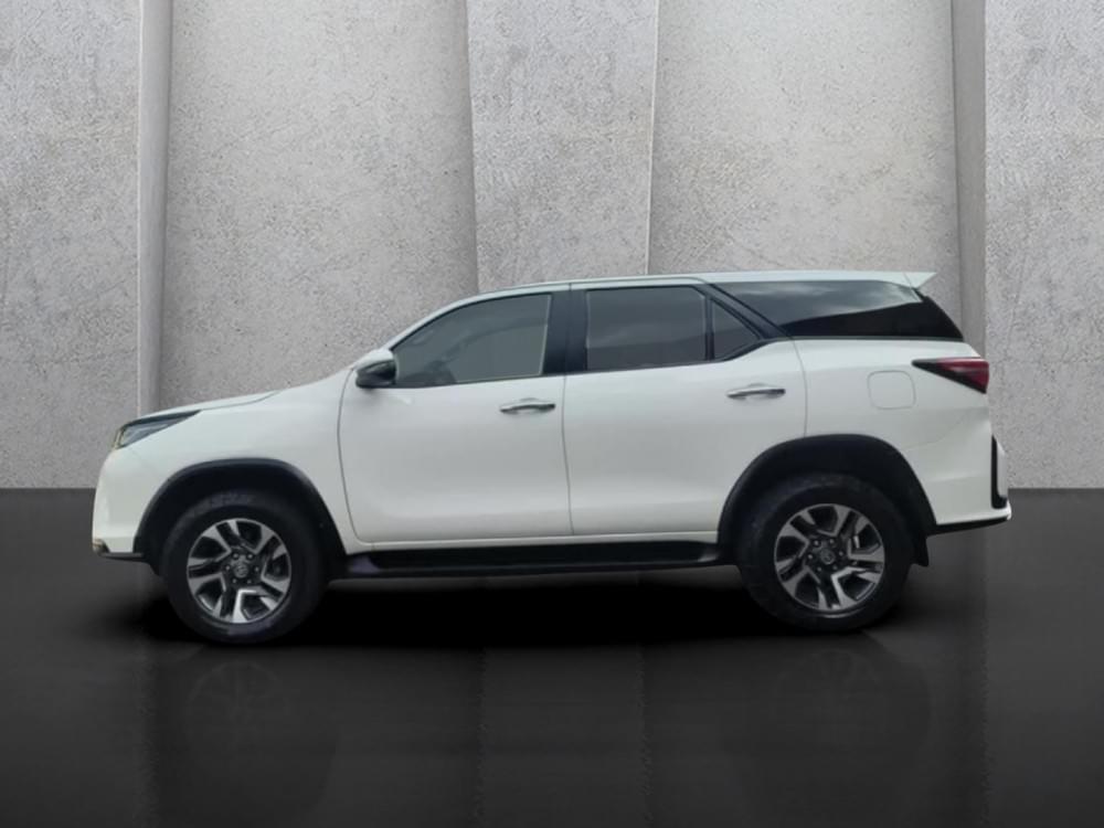 Toyota Fortuner 2.4 Gd-6 Rb At