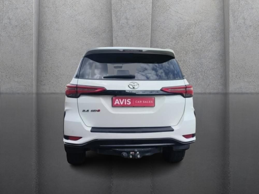 Toyota Fortuner 2.4 Gd-6 Rb At