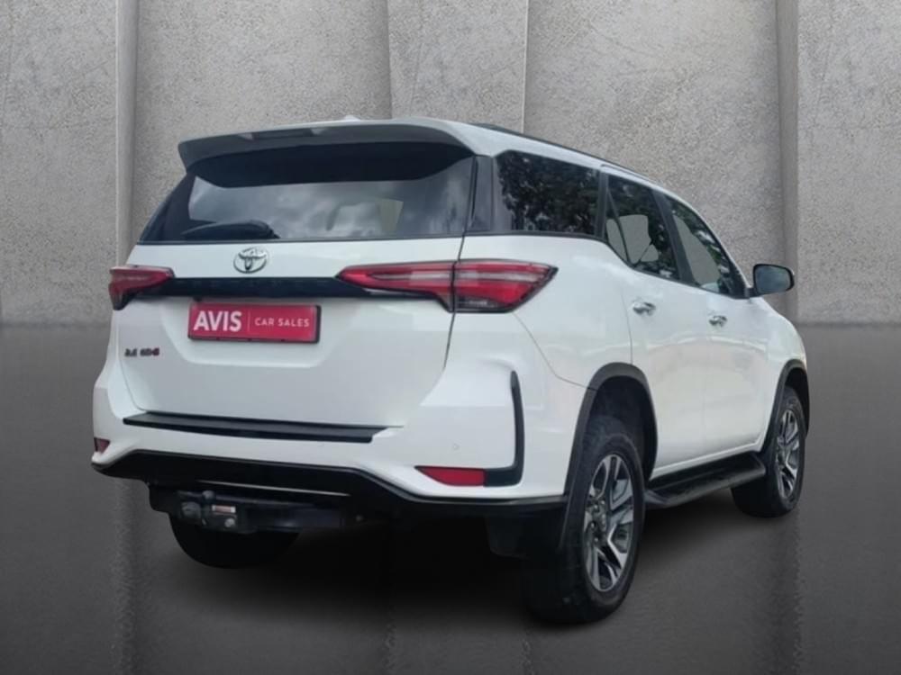 Toyota Fortuner 2.4 Gd-6 Rb At