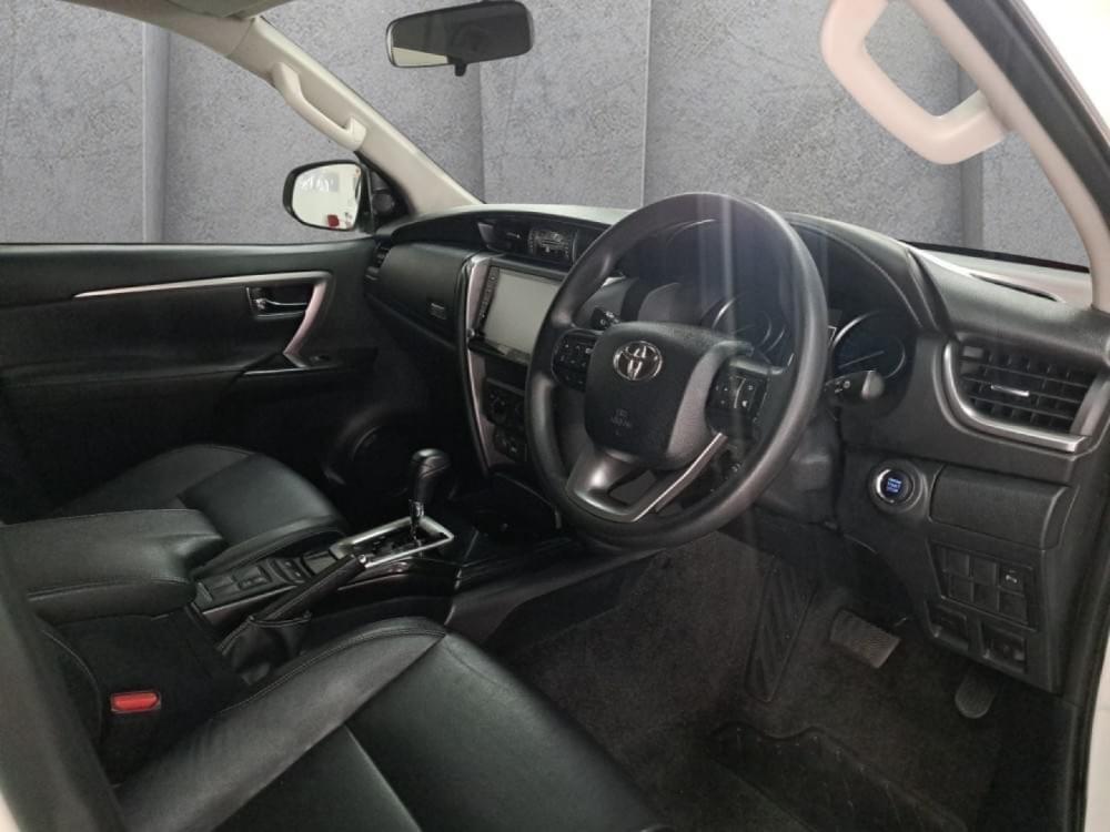 Toyota Fortuner 2.4 Gd-6 Rb At