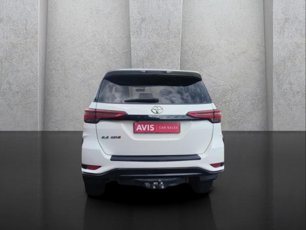 Toyota Fortuner 2.4 Gd-6 Rb At