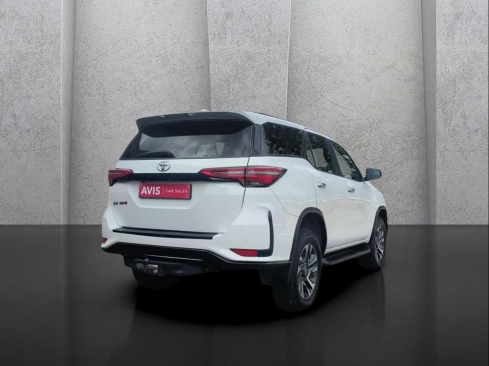 Toyota Fortuner 2.4 Gd-6 Rb At