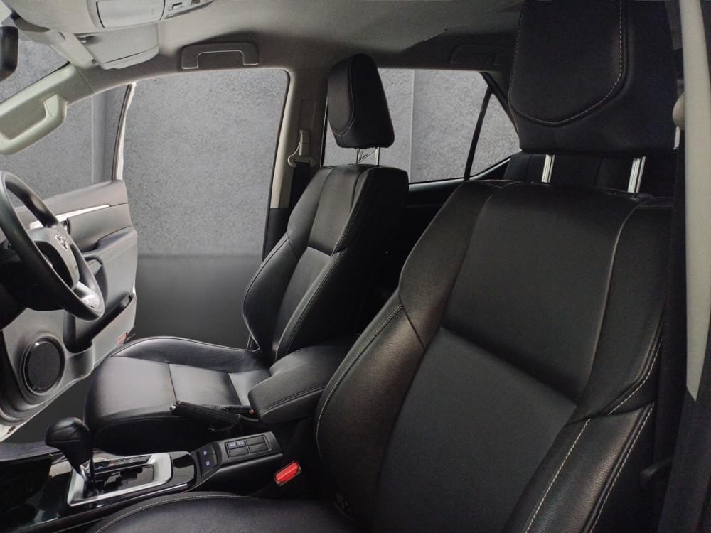 Toyota Fortuner 2.4 Gd-6 Rb At
