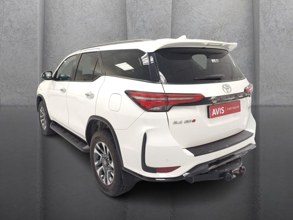 Toyota Fortuner 2.4 Gd-6 Rb At