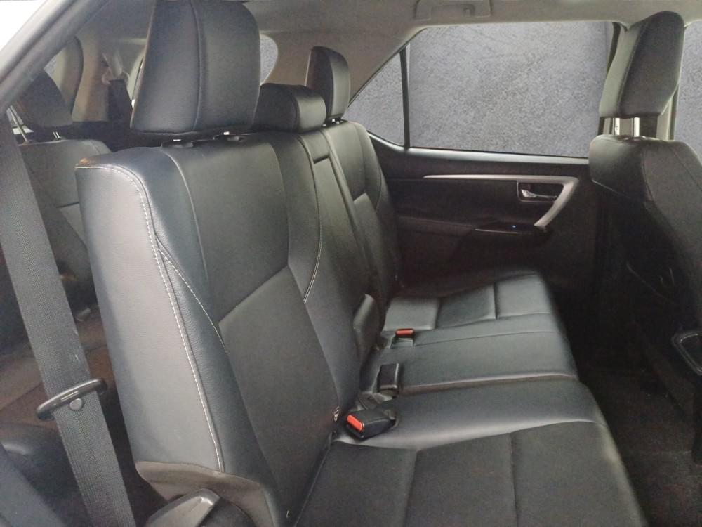 Toyota Fortuner 2.4 Gd-6 Rb At