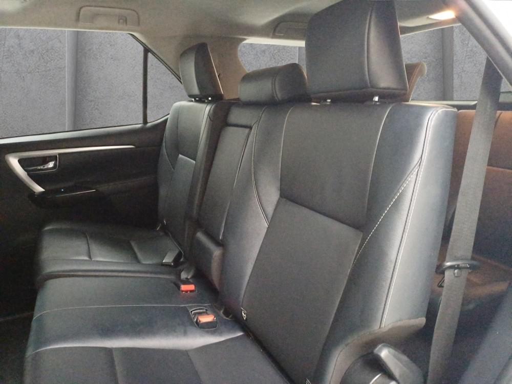 Toyota Fortuner 2.4 Gd-6 Rb At