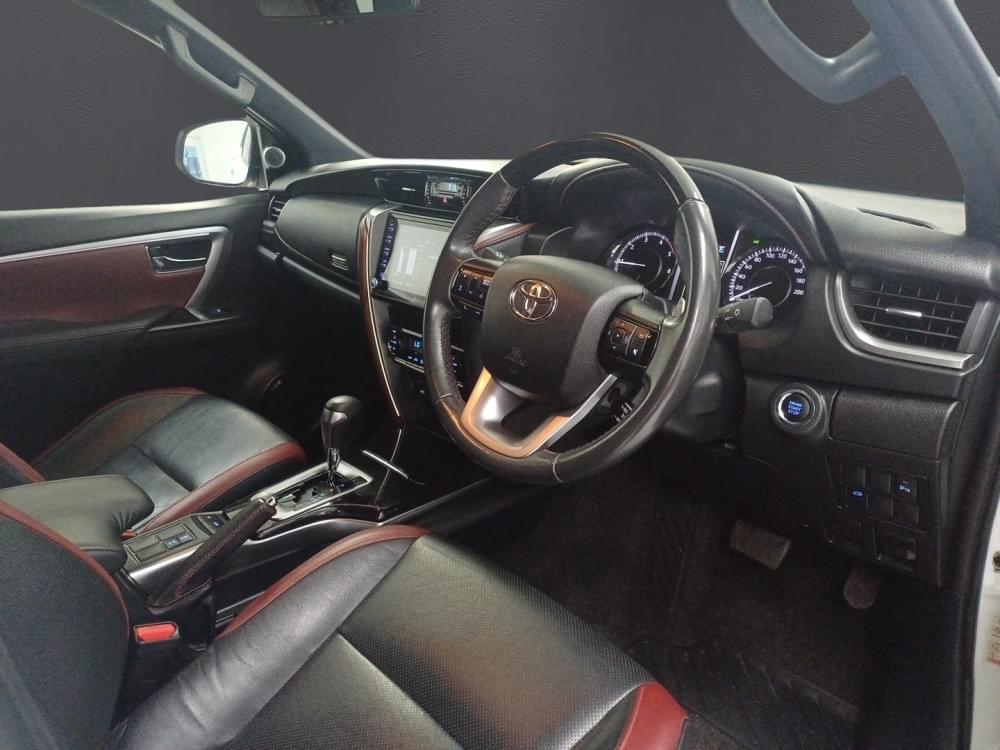 Toyota Fortuner 2.8 Gd-6 Rb At
