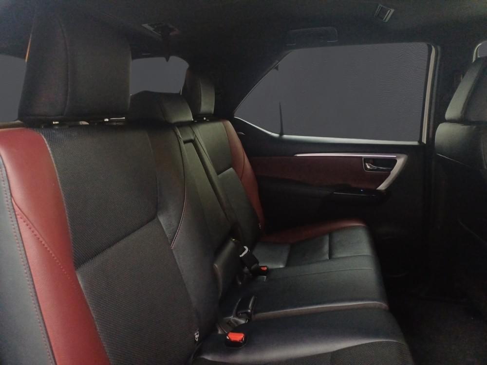 Toyota Fortuner 2.8 Gd-6 Rb At