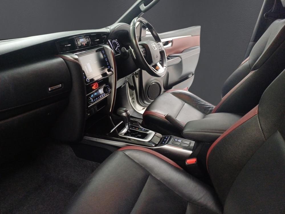 Toyota Fortuner 2.8 Gd-6 Rb At