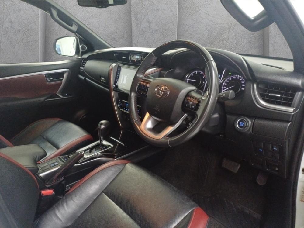 Toyota Fortuner 2.8 Gd-6 Rb At