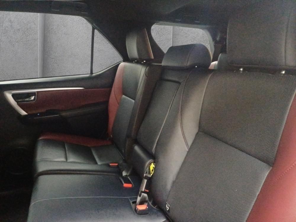 Toyota Fortuner 2.8 Gd-6 Rb At