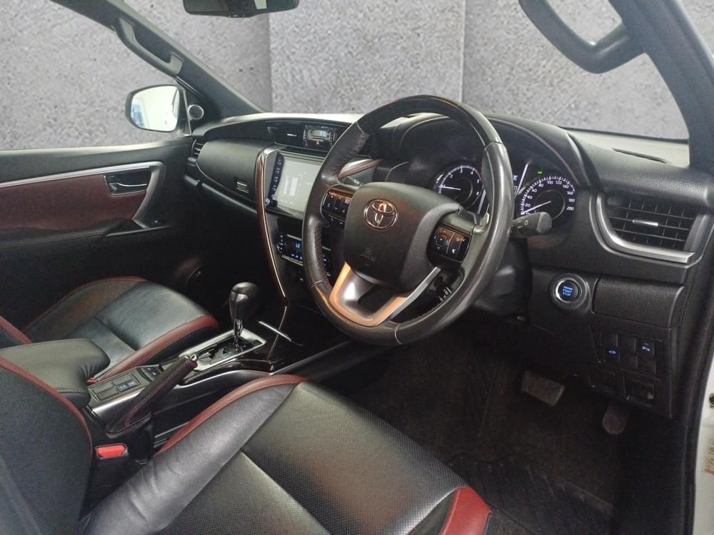 Toyota Fortuner 2.8 Gd-6 Rb At